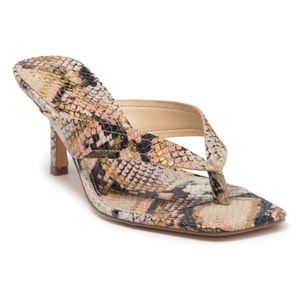 NWT Vince Camuto Saresta Sandal 9